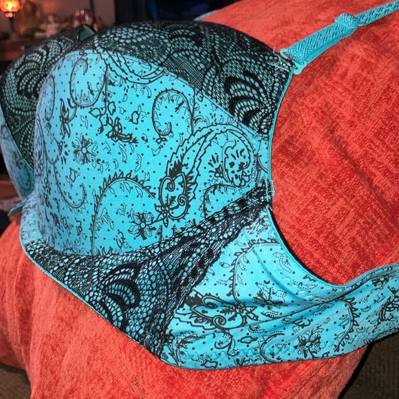 Bright blue and black fits like a 38D not sure of the brand. NEW WITHOUT TAGS - Picture 2 of 6